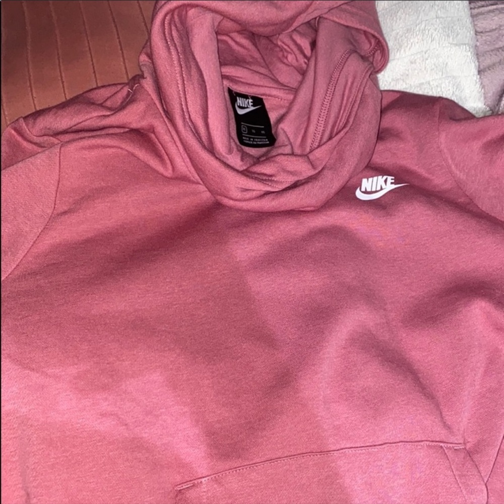 Nike pull over